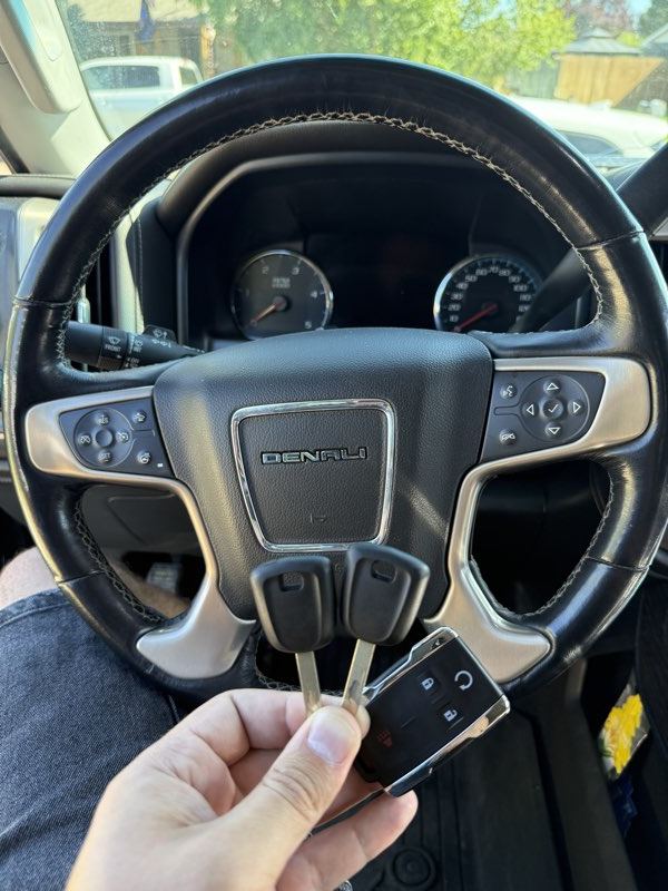 Lincoln proximity key programmed at the steering column